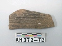 藏品(灰黑色細砂陶片)的圖片